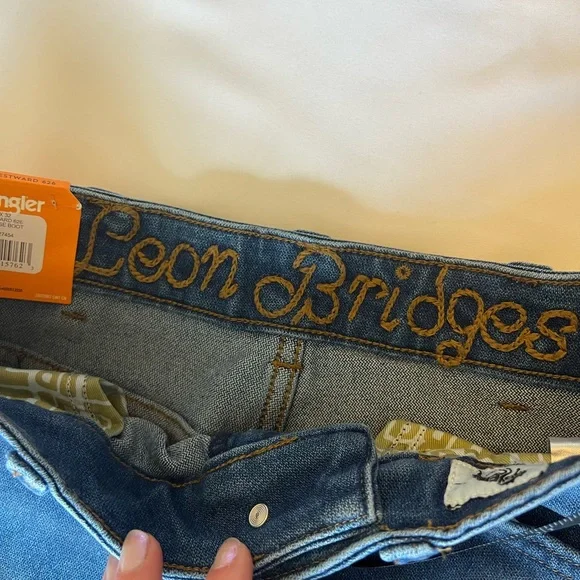 Leon Bridges Wrangler women’s Blue Jeans stretch westward high rise boot 27 x 32 - Picture 9 of 11